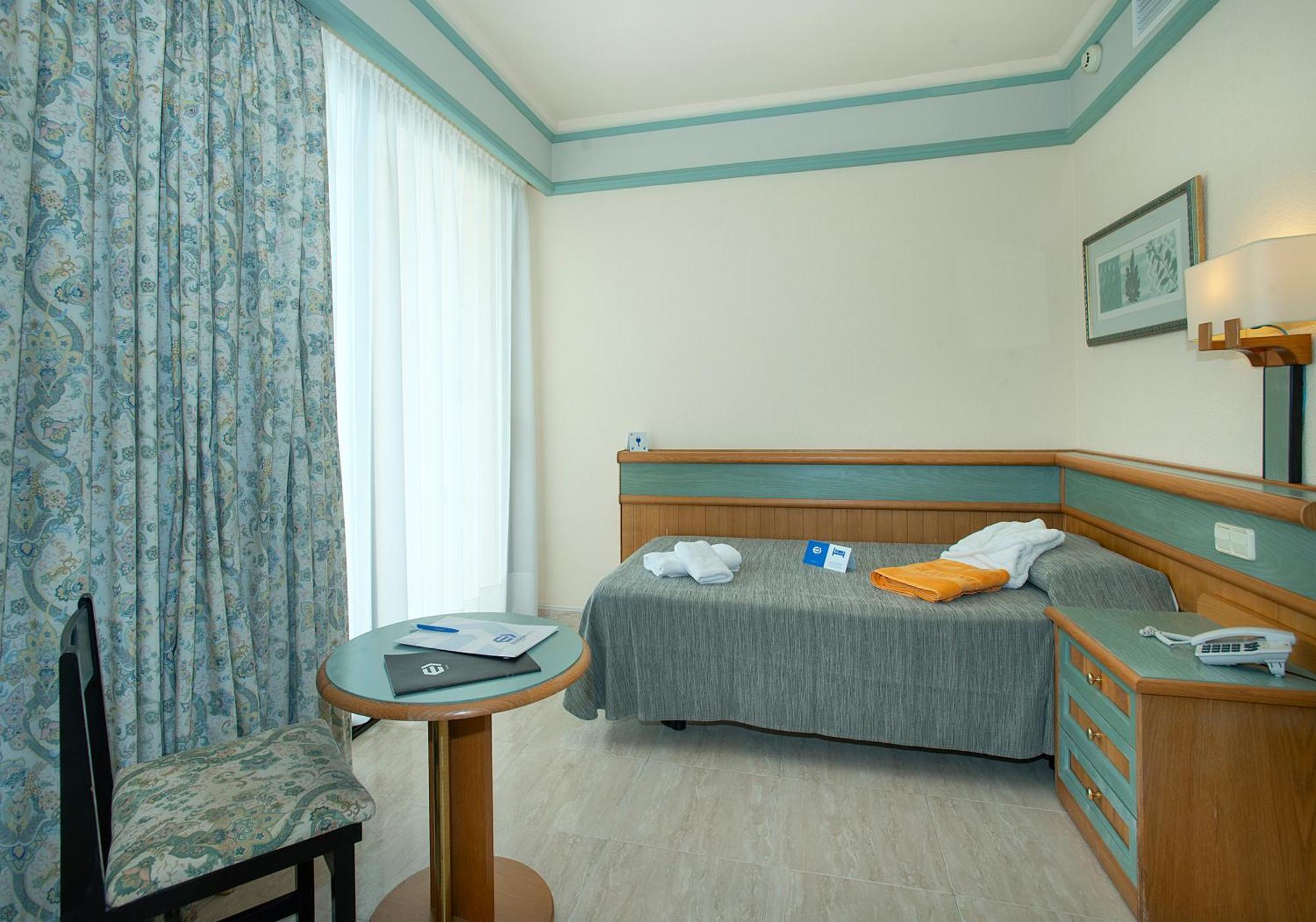 Exagon Park Otel Can Picafort  Oda fotoğraf